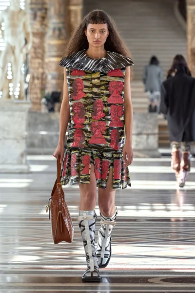 Look 44